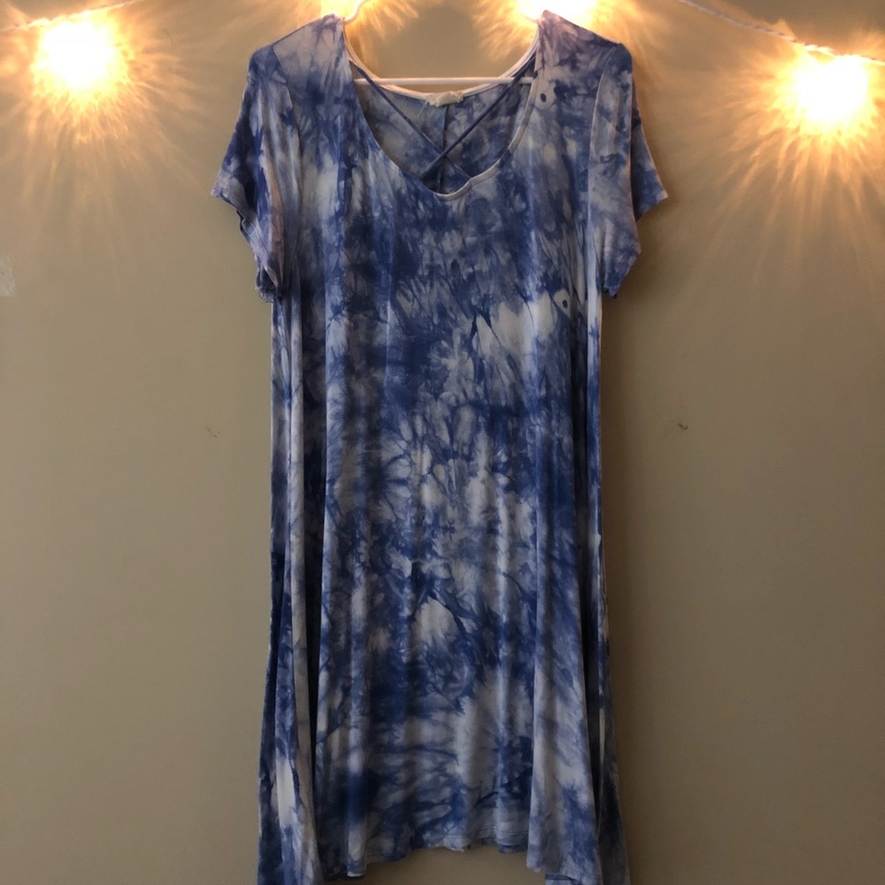 BLUE AND WHITE TIE DYE DRESS. FROM BOUTIQUE.